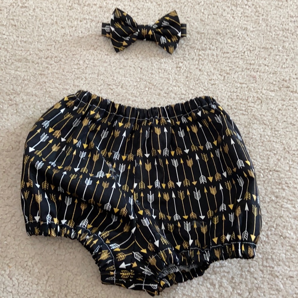 Custom baby bloomers and tie